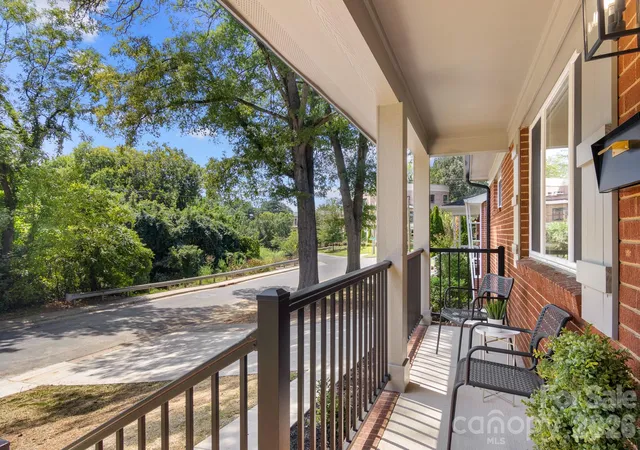 Photo 4 of Single family home for sale at 546 W Kingston Ave, Charlotte, NC 28203 | MLS# 4418497 | Listing updated on 2026-09-18