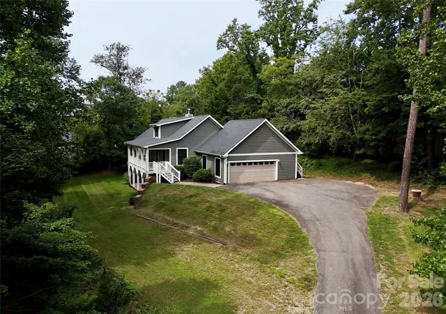 Photo 2 of Single family home for sale at 11 Jupiter Hills Dr, Weaverville, NC 28787 | MLS# 4418516 | Listing updated on 2026-10-04