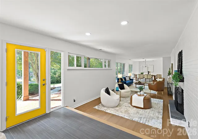 Photo 4 of Single family home for sale at 1222 Burtonwood Cir, Charlotte, NC 28212 | MLS# 4418524 | Listing updated on 2026-09-22