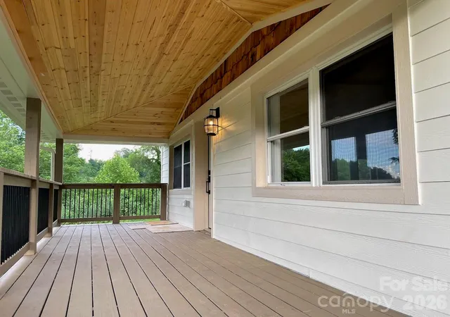 Photo 1 of Single family home for sale at 255 Dix Creek No 1 Rd, Leicester, NC 28748 | MLS# 4418528 | Listing updated on 2026-08-28