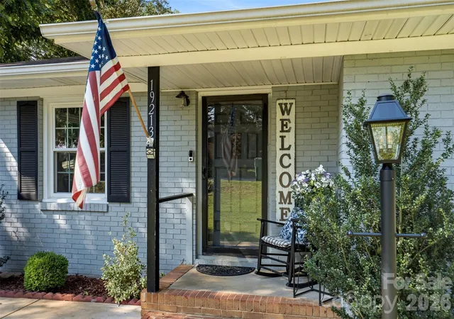Photo 3 of Single family home for sale at 19213 Carter Cir, Cornelius, NC 28031 | MLS# 4418542 | Listing updated on 2026-09-13