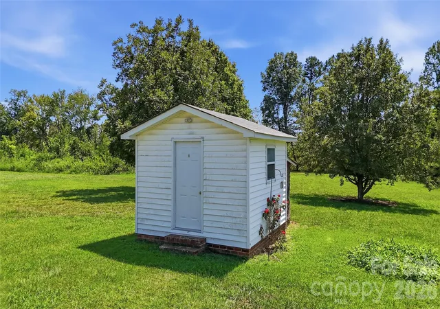 Photo 3 of Single family home for sale at 2185 E Ridge Rd, Salisbury, NC 28144 | MLS# 4418543 | Listing updated on 2026-10-09