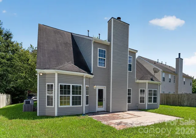 Photo 3 of Single family home for sale at 3006 Royal Troon Dr, Matthews, NC 28104 | MLS# 4418577 | Listing updated on 2026-10-16