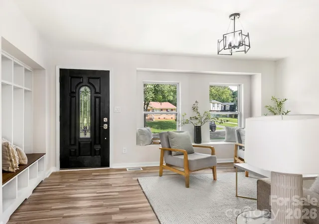 Photo 3 of Single family home for sale at 421 Vickery Dr, Charlotte, NC 28215 | MLS# 4418582 | Listing updated on 2026-09-19