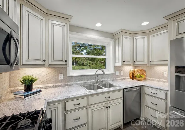 Photo 2 of Single family home for sale at 4820 16th Street Dr NE, Hickory, NC 28601 | MLS# 4418589 | Listing updated on 2026-10-26