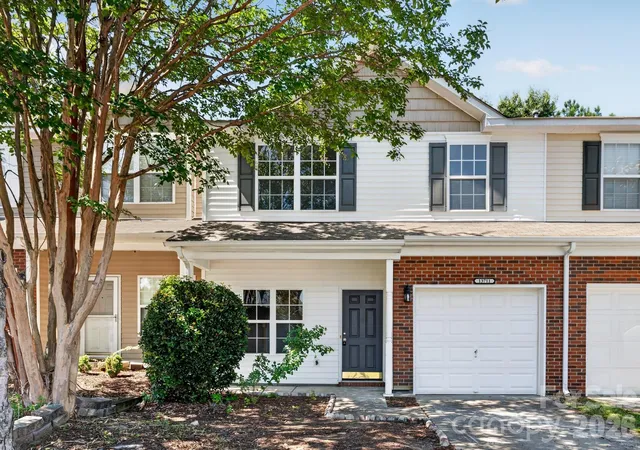 Photo 1 of Townhouse for sale at 13711 Singleleaf Ln, Charlotte, NC 28278 | MLS# 4418599 | Listing updated on 2026-08-28