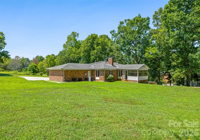 Photo 2 of Single family home for sale at 233 Laburn Ave, Charlotte, NC 28214 | MLS# 4418605 | Listing updated on 2026-08-28