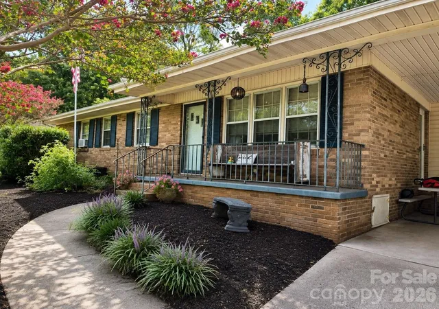 Photo 2 of Single family home for sale at 2931 Poplar Cir, Shelby, NC 28152 | MLS# 4418611 | Listing updated on 2026-08-30
