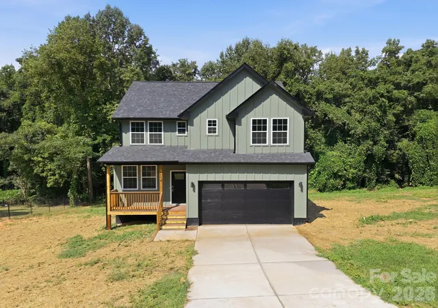 Photo 1 of Single family home for sale at 124 Mccarver Rd, Gastonia, NC 28056 | MLS# 4418629 | Listing updated on 2026-10-07