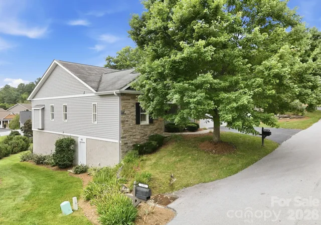3rd image of 231 Shaws Creek Farm Rd, Laurel Park, NC 28739 | MLS# 4418633