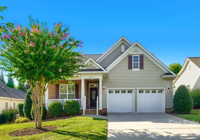Photo 2 of Single family home for sale at 18311 Glenealy Dr, Cornelius, NC 28031 | MLS# 4418635 | Listing updated on 2026-10-05