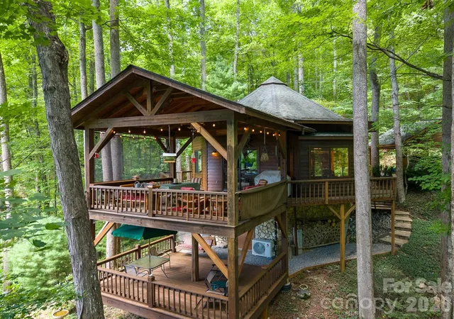 Photo 2 of Single family home for sale at 204 Mountain Laurel Dr, Bryson City, NC 28713 | MLS# 4418640 | Listing updated on 2026-09-01