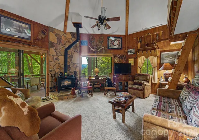 Photo 4 of Single family home for sale at 204 Mountain Laurel Dr, Bryson City, NC 28713 | MLS# 4418640 | Listing updated on 2026-09-01