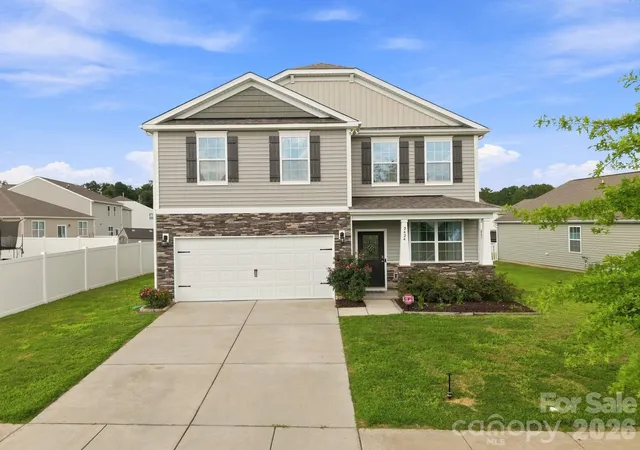 Single family home for sale at 2424 Tallet Tr, Charlotte, NC 28216 | MLS# 4418651
