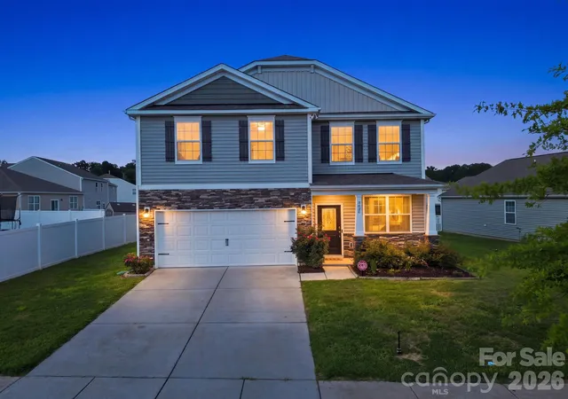 Photo 1 of Single family home for sale at 2424 Tallet Tr, Charlotte, NC 28216 | MLS# 4418651 | Listing updated on 2026-10-06