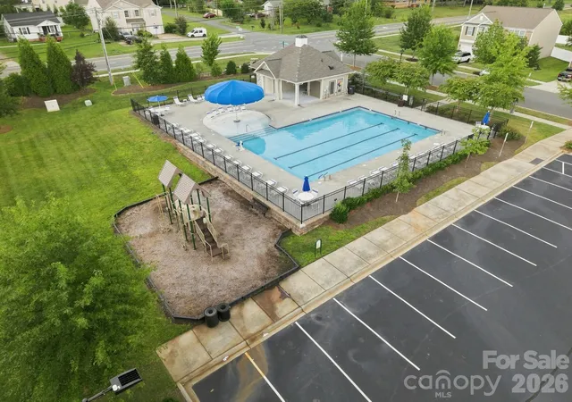 Photo 31 of Single family home for sale at 2424 Tallet Tr, Charlotte, NC 28216 | MLS# 4418651 | Listing updated on 2026-10-06