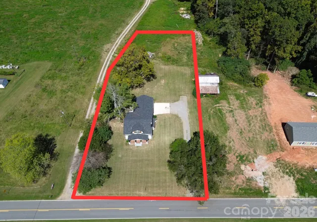 Photo 4 of Single family home for sale at 1826 N Oak Ridge Church Rd, Yadkinville, NC 27055 | MLS# 4418658 | Listing updated on 2026-09-30