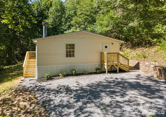 Photo 2 of Single family home for sale at 81 Spring Mountain Rd, Fairview, NC 28730 | MLS# 4418675 | Listing updated on 2026-09-23
