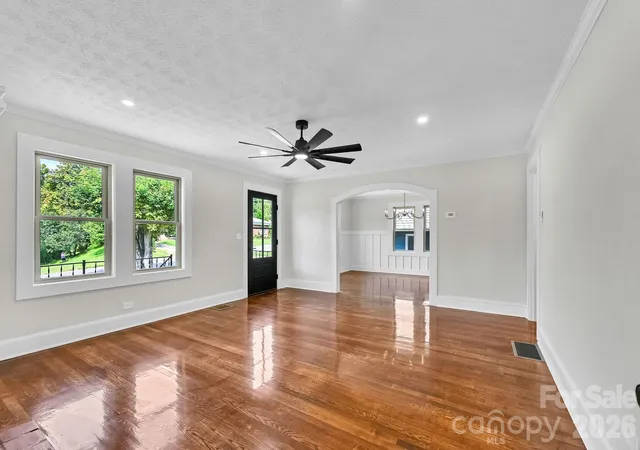Photo 5 of Single family home for sale at 34 Long View Dr, Burnsville, NC 28714 | MLS# 4418705 | Listing updated on 2026-08-28