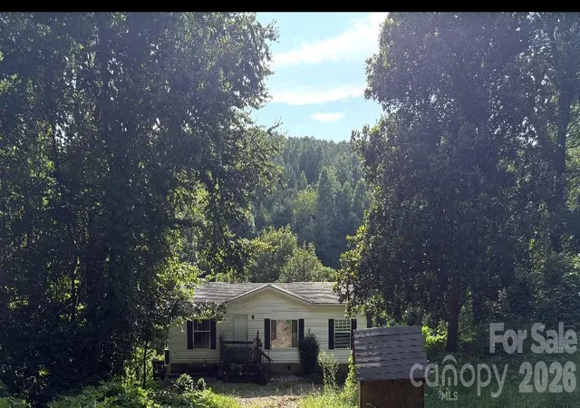 Photo 2 of Single family home for sale at 165 Shea Dr, Marion, NC 28752 | MLS# 4418716 | Listing updated on 2026-08-27