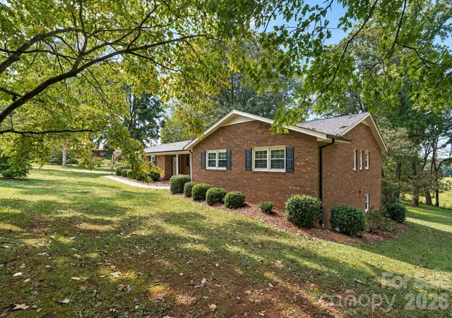 Photo 1 of Sale Pending at 116 White Dogwood Ln, Statesville, NC 28625 | MLS# 4418743 | Listing updated on 2026-09-29