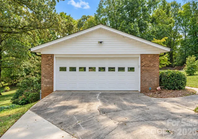 Photo 3 of Sale Pending at 116 White Dogwood Ln, Statesville, NC 28625 | MLS# 4418743 | Listing updated on 2026-09-29