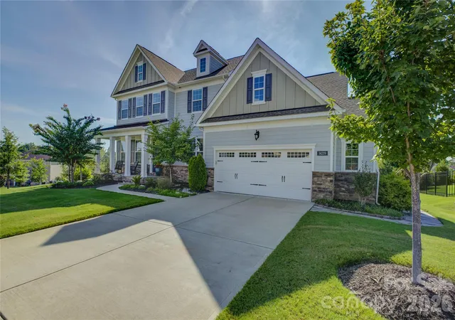 Photo 2 of Single family home for sale at 14219 Twin Eagles Ln, Charlotte, NC 28278 | MLS# 4418745 | Listing updated on 2026-09-05