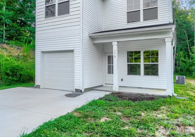Photo 3 of Single family home for sale at 178 E Panther Creek Rd, Troutman, NC 28166 | MLS# 4418750 | Listing updated on 2026-10-03