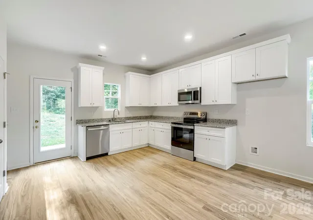 Photo 4 of Single family home for sale at 178 E Panther Creek Rd, Troutman, NC 28166 | MLS# 4418750 | Listing updated on 2026-10-03