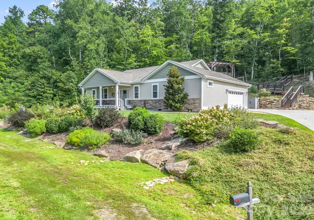 Photo 2 of Single family home for sale at 39 Bee Tree Village Pkwy, Swannanoa, NC 28778 | MLS# 4418753 | Listing updated on 2026-10-04