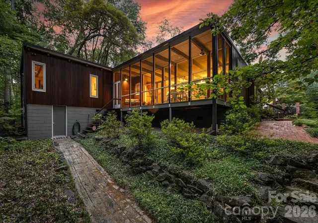 Photo 1 of Sale Pending at 501 Ellsworth Rd, Charlotte, NC 28211 | MLS# 4418754 | Listing updated on 2026-08-29