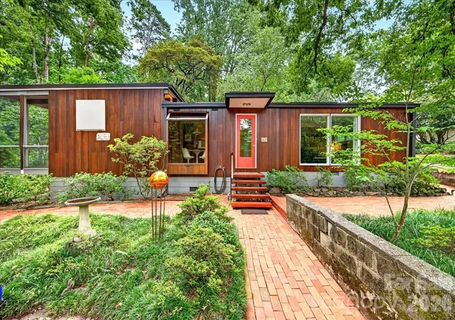 Photo 48 of Sale Pending at 501 Ellsworth Rd, Charlotte, NC 28211 | MLS# 4418754 | Listing updated on 2026-08-29
