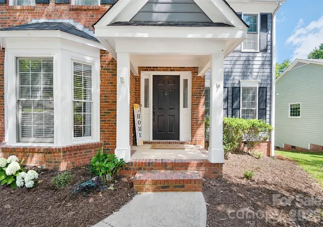 Photo 2 of Single family home for sale at 3837 Beauvista Dr, Charlotte, NC 28269 | MLS# 4418760 | Listing updated on 2026-09-04