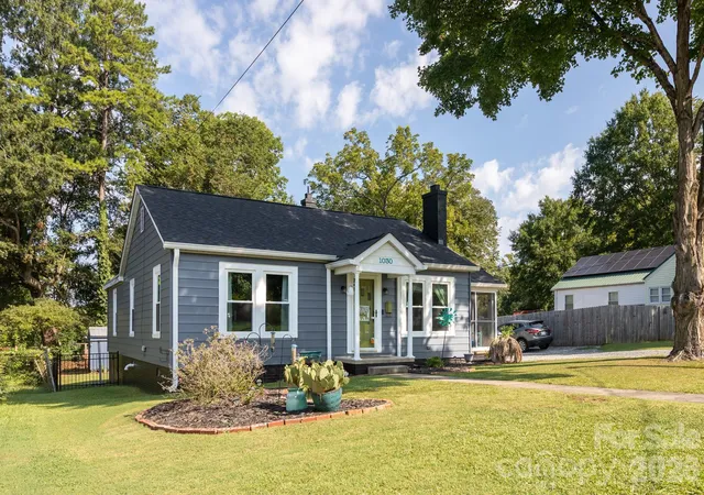 Photo 2 of Single family home for sale at 1030 N Jackson St, Salisbury, NC 28144 | MLS# 4418763 | Listing updated on 2026-08-30