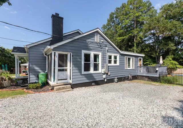 Photo 3 of Single family home for sale at 1030 N Jackson St, Salisbury, NC 28144 | MLS# 4418763 | Listing updated on 2026-08-30