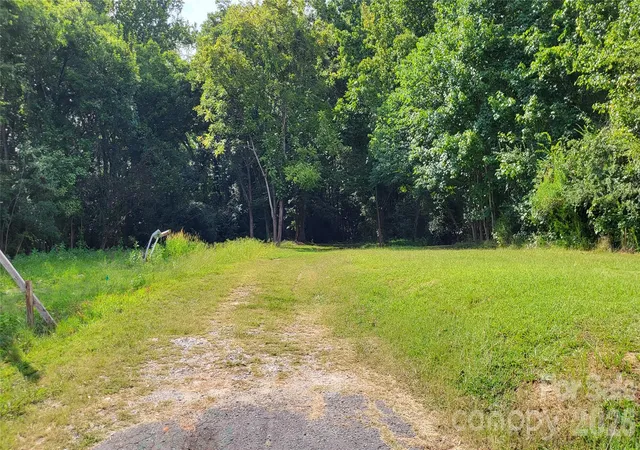 Photo 2 of Sale Pending at 21 Magnolia St, York, SC 29745 | MLS# 4418786 | Listing updated on 2026-10-03