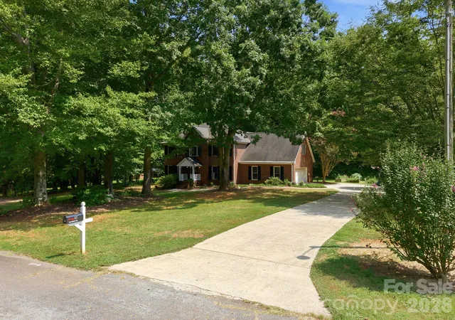 Photo 3 of Sale Pending at 117 Carriage Ln, Salisbury, NC 28146 | MLS# 4418797 | Listing updated on 2026-09-28