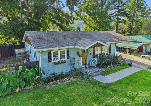 Photo 1 of Single family home for sale at 550 Lickstone Rd, Waynesville, NC 28786 | MLS# 4418798 | Listing updated on 2026-10-06