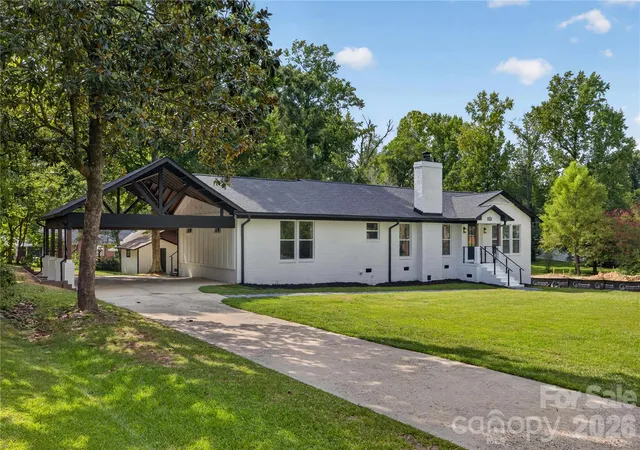 Photo 3 of Single family home for sale at 153 Woodlynn Dr, Charlotte, NC 28214 | MLS# 4418803 | Listing updated on 2026-10-08