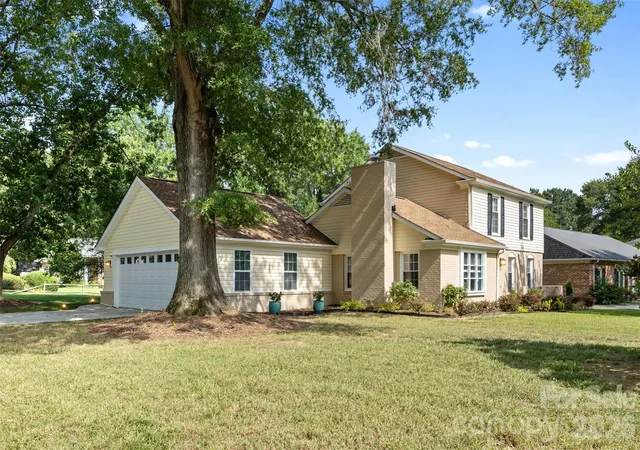 Photo 2 of Single family home for sale at 6777 Stoney Ridge Rd, Matthews, NC 28104 | MLS# 4418819 | Listing updated on 2026-09-26
