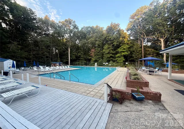 Photo 3 of Single family home for sale at 6777 Stoney Ridge Rd, Matthews, NC 28104 | MLS# 4418819 | Listing updated on 2026-09-26