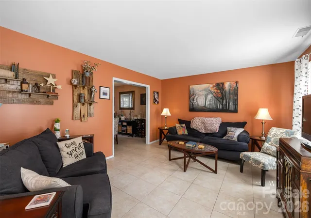 Photo 4 of Single family home for sale at 6777 Stoney Ridge Rd, Matthews, NC 28104 | MLS# 4418819 | Listing updated on 2026-09-26