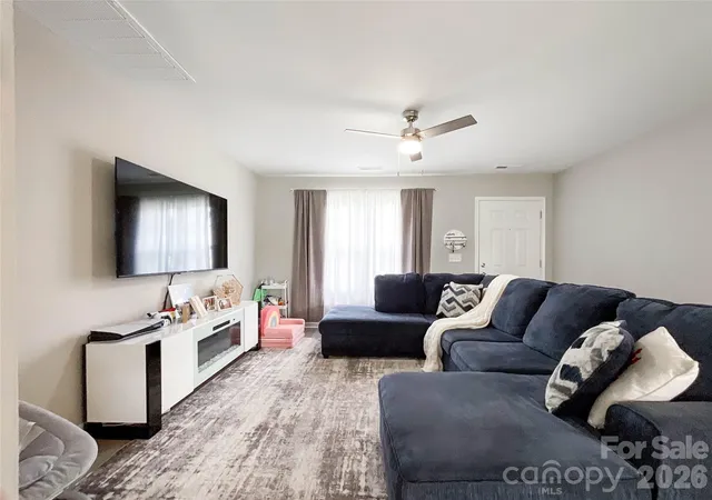 Photo 4 of Single family home for sale at 3005 Chatuge Ct, Charlotte, NC 28214 | MLS# 4418822 | Listing updated on 2026-10-12