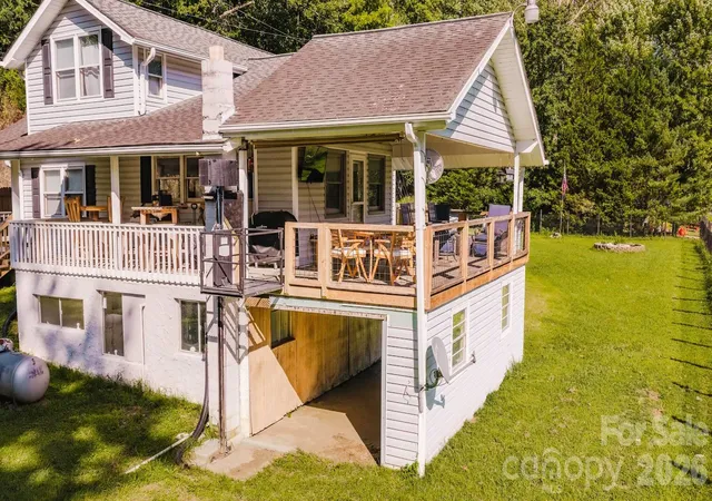 Photo 4 of Single family home for sale at 1380 Hwy 19A Hwy, Whittier, NC 28789 | MLS# 4418824 | Listing updated on 2026-08-28