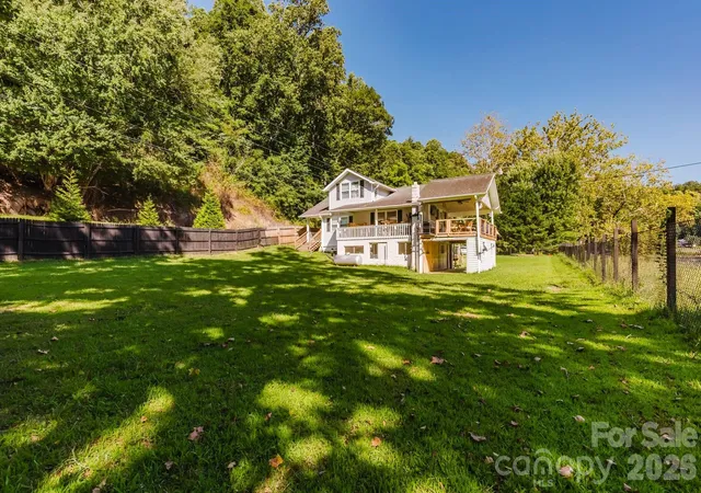 Photo 5 of Single family home for sale at 1380 Hwy 19A Hwy, Whittier, NC 28789 | MLS# 4418824 | Listing updated on 2026-08-28