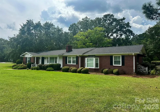 Photo 1 of Single family home for sale at 501 N Main St, Jefferson, SC 29718 | MLS# 4418845 | Listing updated on 2026-08-30