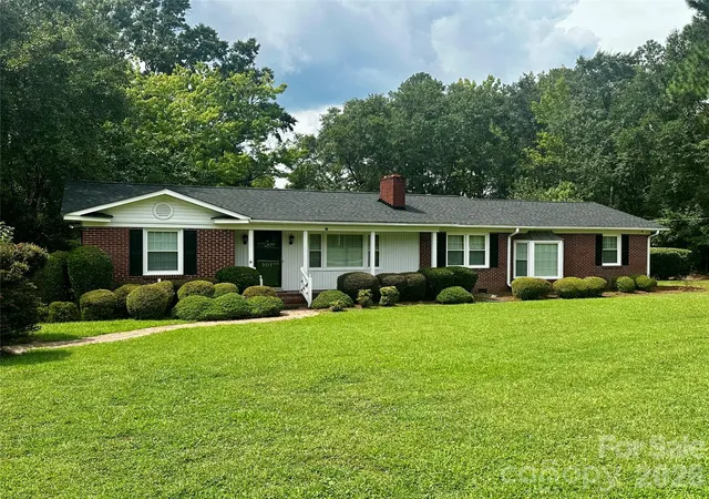 Photo 2 of Single family home for sale at 501 N Main St, Jefferson, SC 29718 | MLS# 4418845 | Listing updated on 2026-08-30