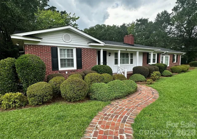 Photo 4 of Single family home for sale at 501 N Main St, Jefferson, SC 29718 | MLS# 4418845 | Listing updated on 2026-08-30