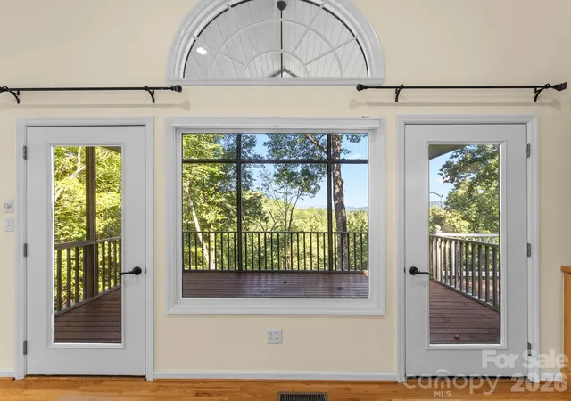 Photo 4 of Single family home for sale at 1001 Stone Dr, Brevard, NC 28712 | MLS# 4418852 | Listing updated on 2026-09-20