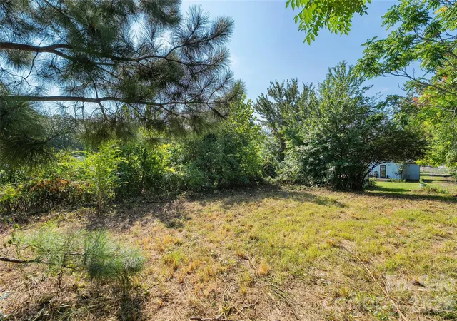 Photo 24 of Single family home for sale at 1042 Old Us 70 Hwy Hwy, Black Mountain, NC 28711 | MLS# 4418866 | Listing updated on 2026-09-01